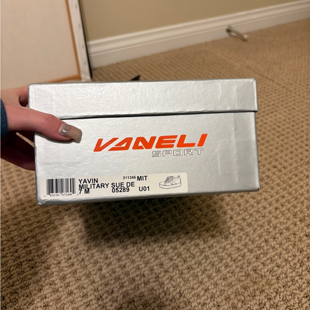 Women's Sneakers - Military Sue
